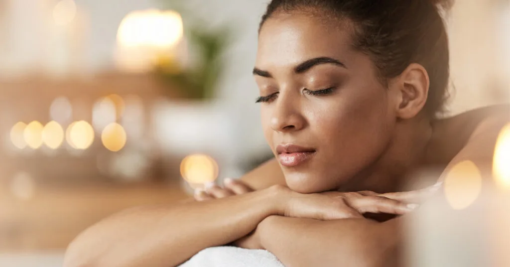 kvinna på spa behandling